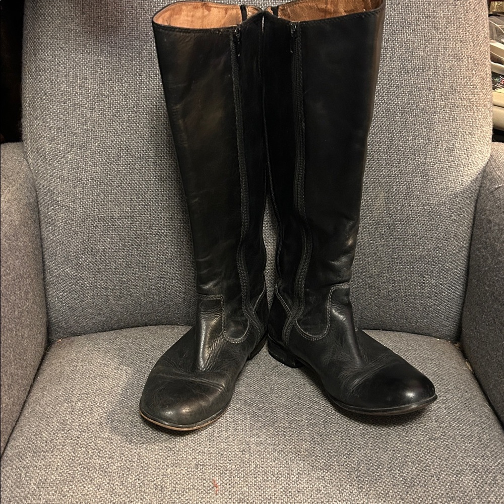 Kenneth Cole Black Leather Riding Boots with elastic gussets for wider calves 8M